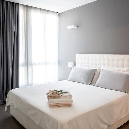 Midnight In Genova Hotel ภายนอก รูปภาพ