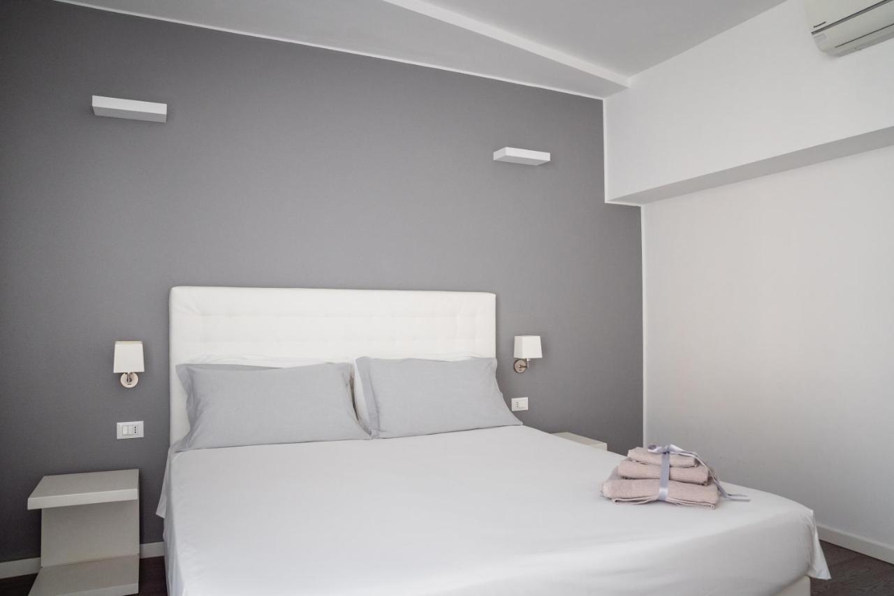 Midnight In Genova Hotel ภายนอก รูปภาพ